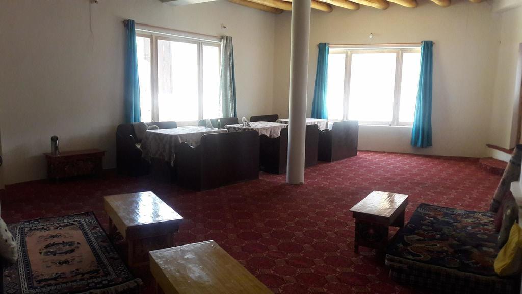 Hotel Mandalchan Leh Ngoại thất bức ảnh